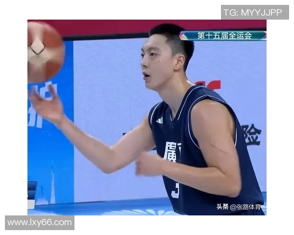 胡明轩谈季后赛重要性强调篮板防守与细节拼搏的决胜关键